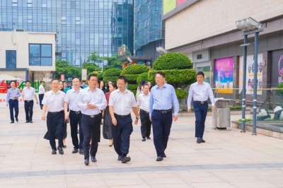 全國政協(xié)委員、深圳市人大常委會(huì)委員、深圳市工商聯(lián)主席張春華一行蒞臨堅(jiān)基集團(tuán)開展調(diào)研活動(dòng)