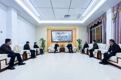 遂川縣委副書記、縣長羅剛到堅基礦業(yè)調(diào)硏指導