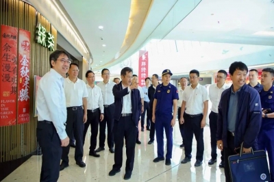 廣東省應急管理廳黨委書記、廳長王再華一行蒞臨河源市商業(yè)中心調研安全生產(chǎn)工作